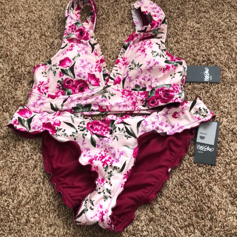 Two piece swimwear set